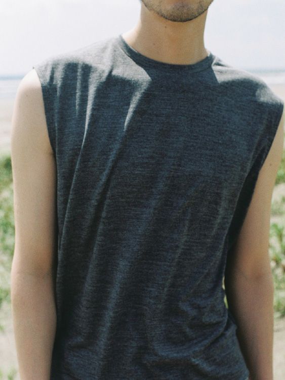 MERINO WOOL SLEEVELESS TEE