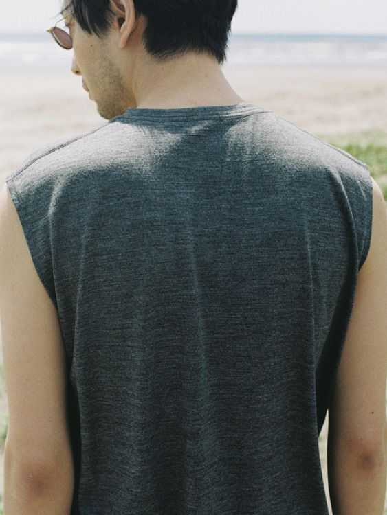MERINO WOOL SLEEVELESS TEE