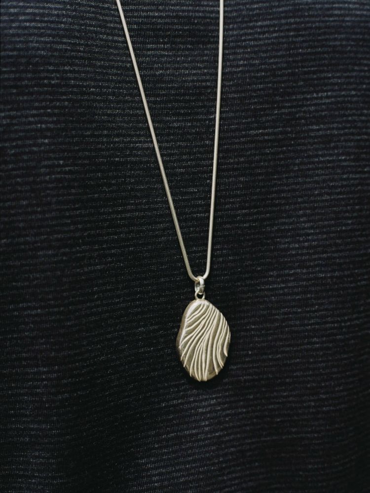 Llife STREAMLINE OVAL PENDANT