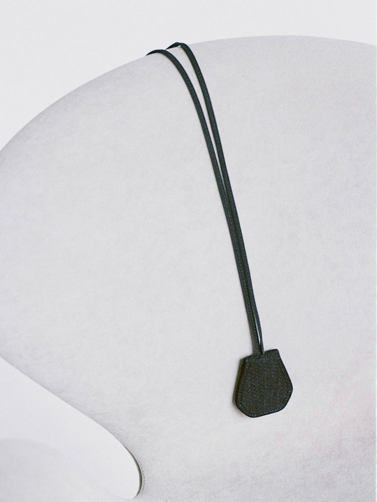 Llife LEATHER CLOCHETTE