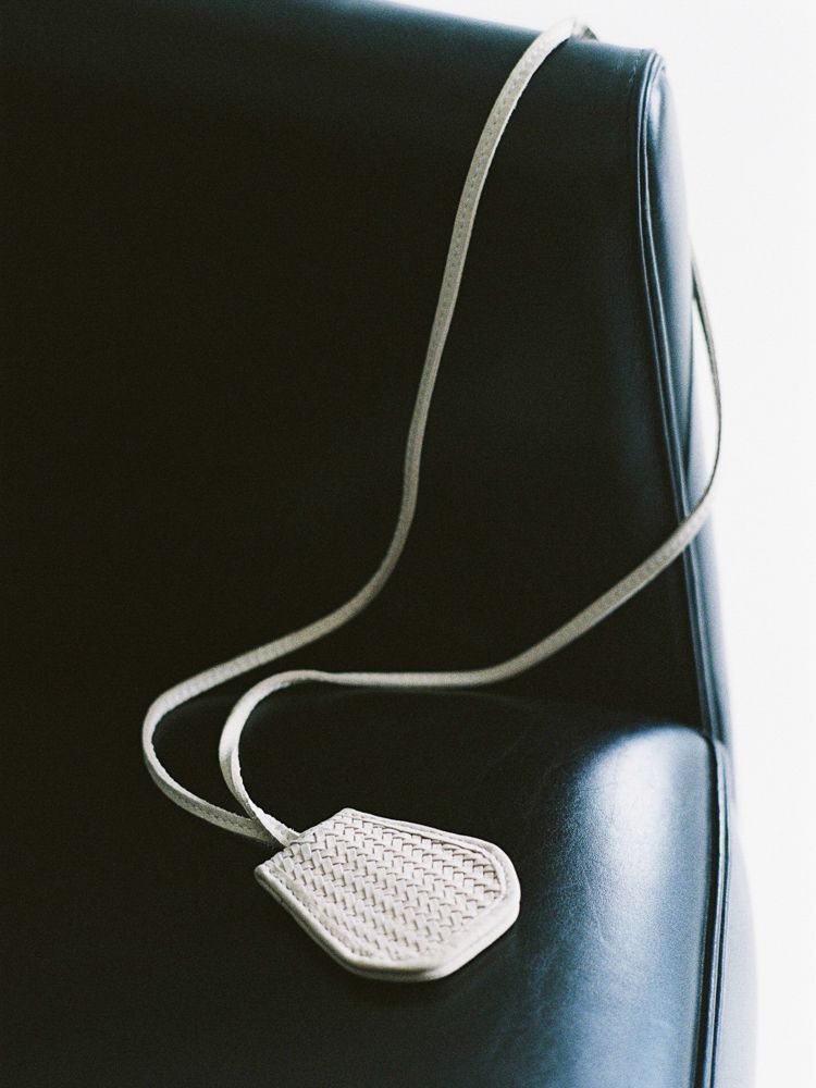 Llife LEATHER CLOCHETTE