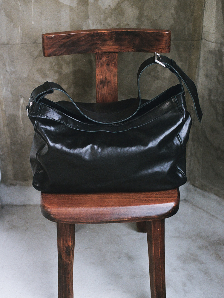 Llife POLISHED COW LEATHER NEWSPAPER BAG