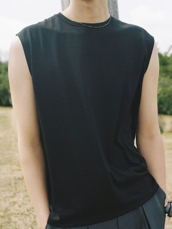 MERINO WOOL SLEEVELESS TEE
