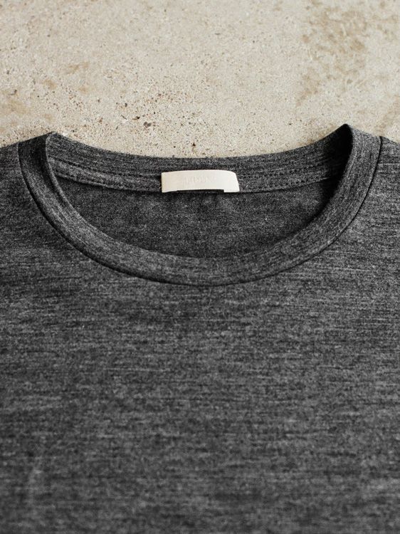 MERINO WOOL SLEEVELESS TEE