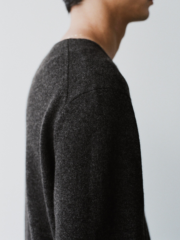 W/Ca Milled V-Neck Knit