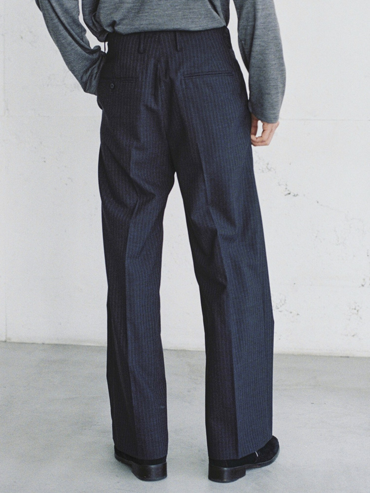 Wool Subtle Flare Slacks